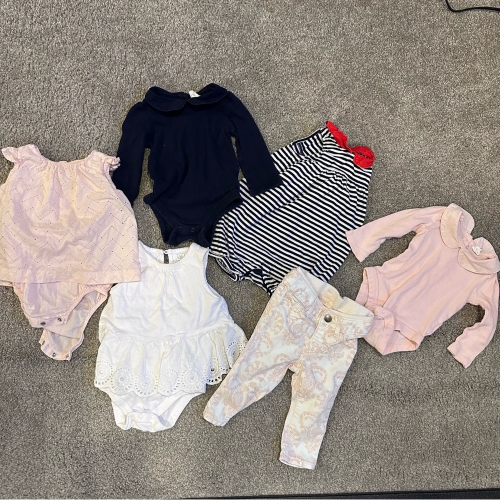 Baby Gap 6-12 month outfit bundle